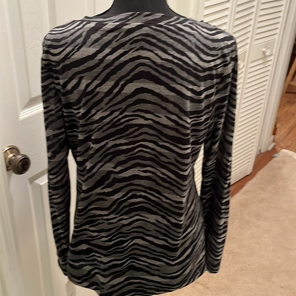 Dana Buchman long sleeved top - Picture 3 of 6